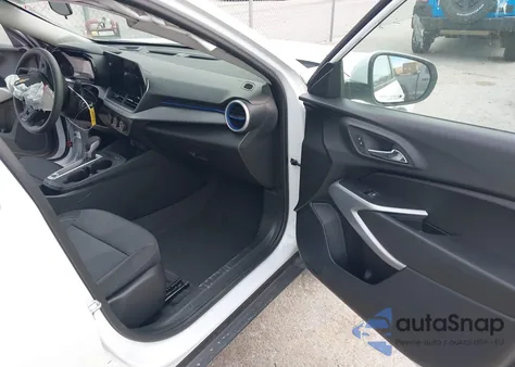 2025 Chevrolet Trax Fwd Ls z USA, uszkodzony, nr VIN KL77LFEP3SC316361